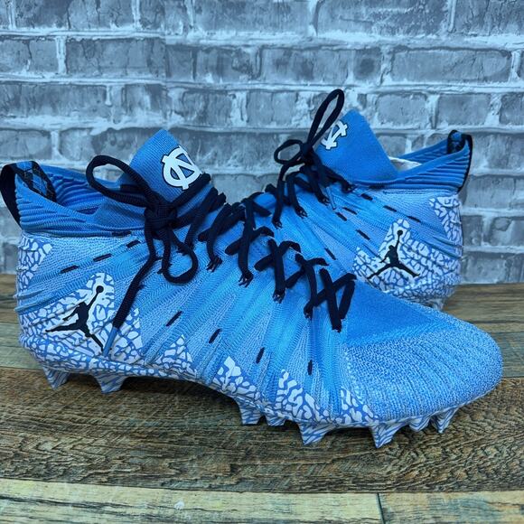 Athletic_Shoes